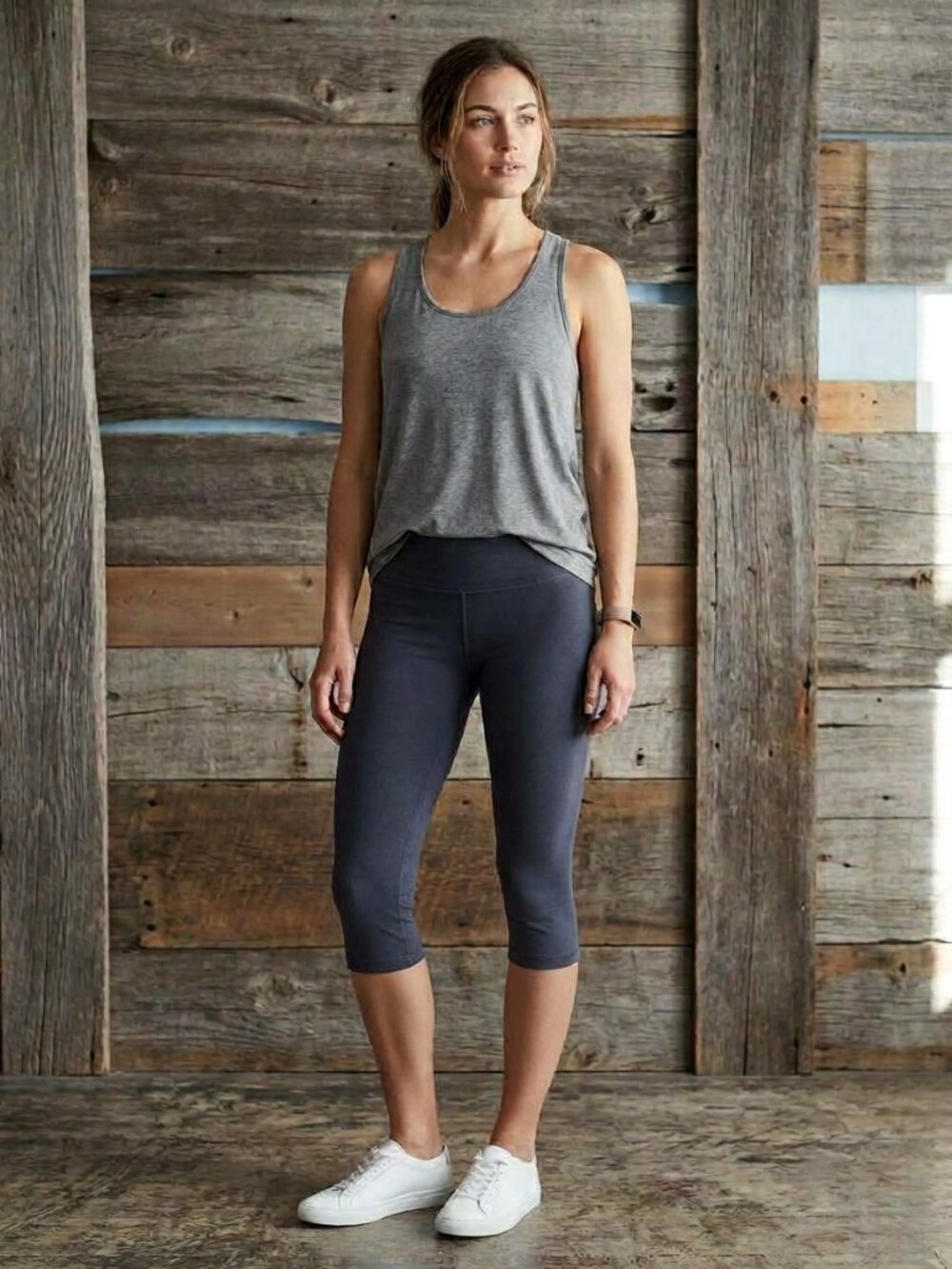 𝅺under Armour size Med Grey capri activewear leggings